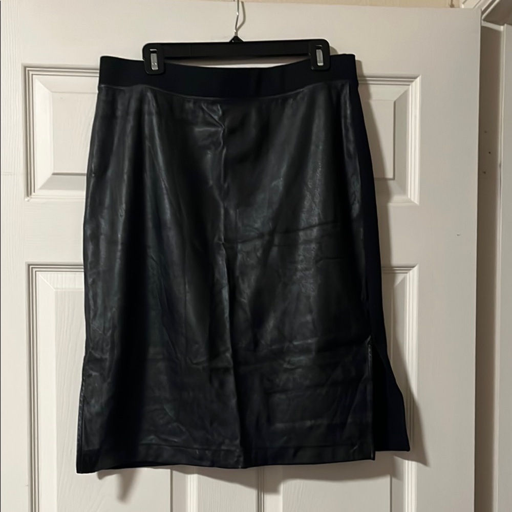 GAP Black Pencil Skirt Knee-Length Workwear